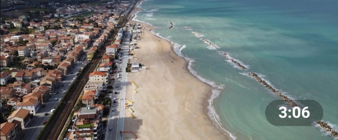 La Casetta Al Mare Civitanova Marche Buitenkant foto