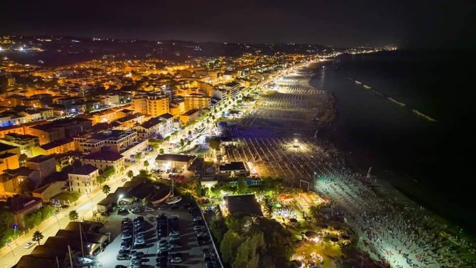 La Casetta Al Mare Civitanova Marche Buitenkant foto